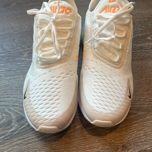 Nike women air max 270